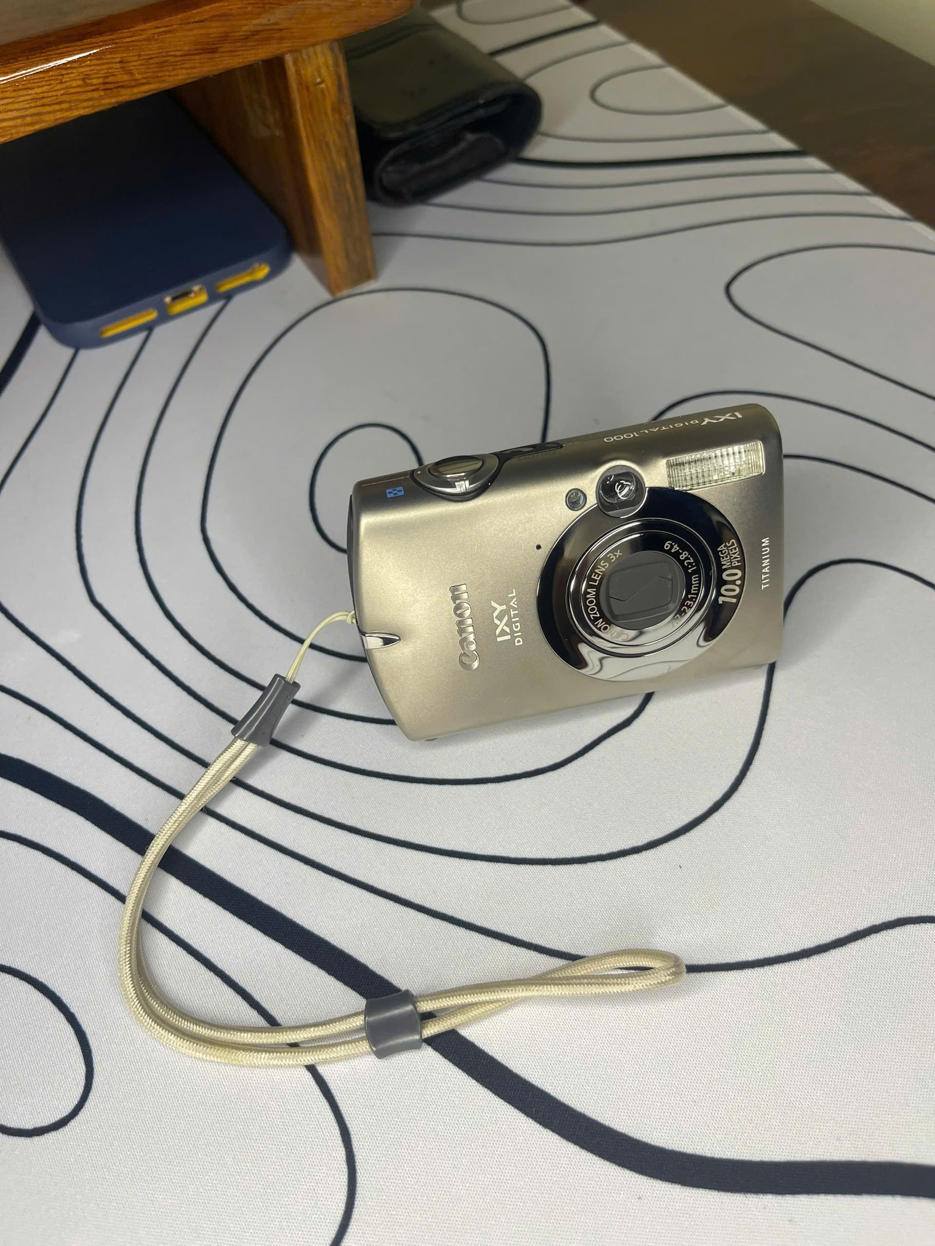 Canon IXY Digital 1000